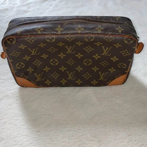 Louis VuittonVintage Monogram Compiegne 28 Clutch Toiletry Bag